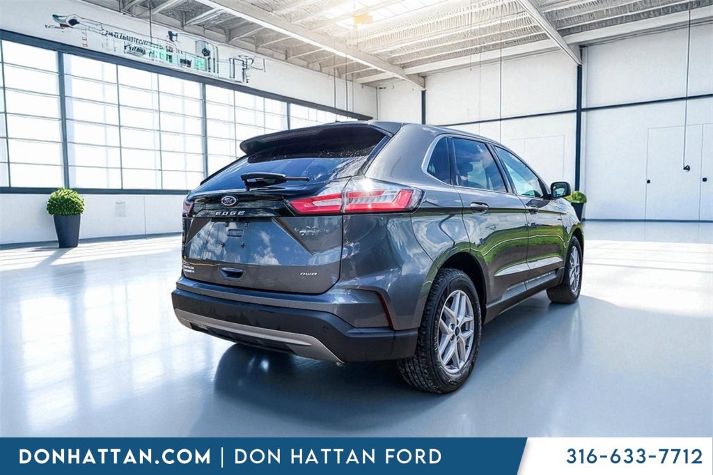 2022 Ford Edge SEL photo 30