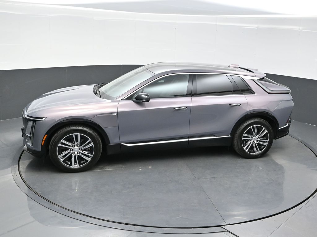 2025 Cadillac Lyriq Luxury photo 27