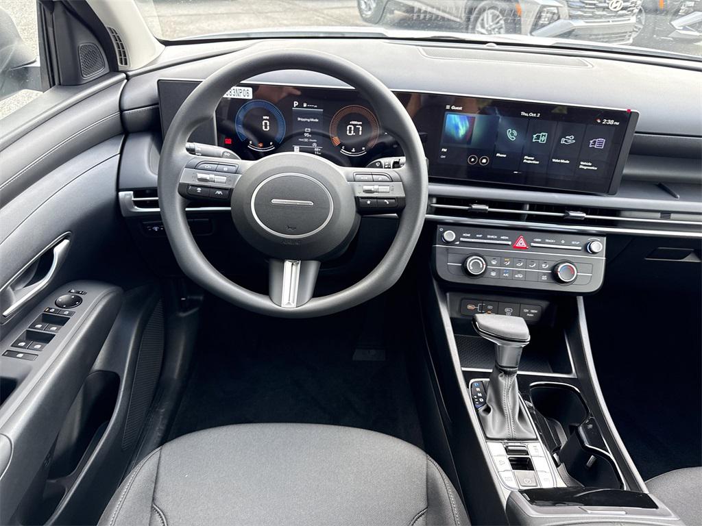 2026 Hyundai Tucson SE photo 14