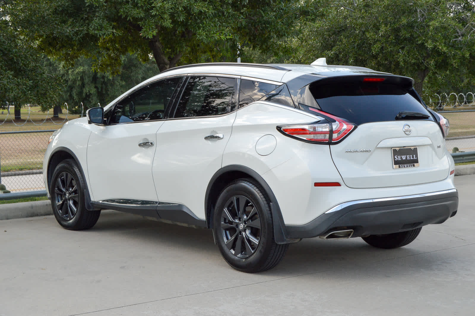 2017 Nissan Murano SV photo 4
