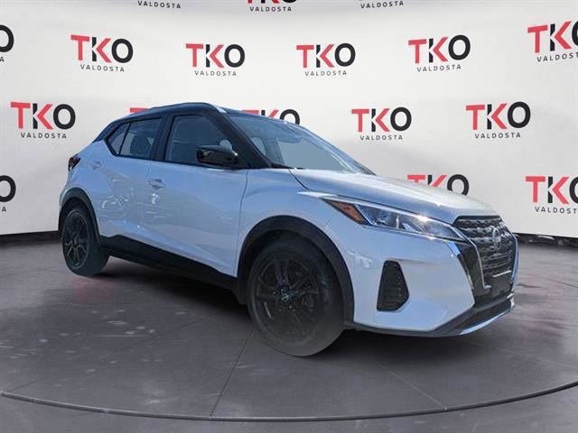 2023 Nissan Kicks SV's photo