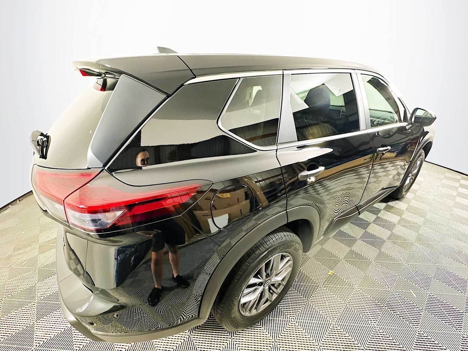 2025 Nissan Rogue S photo 3