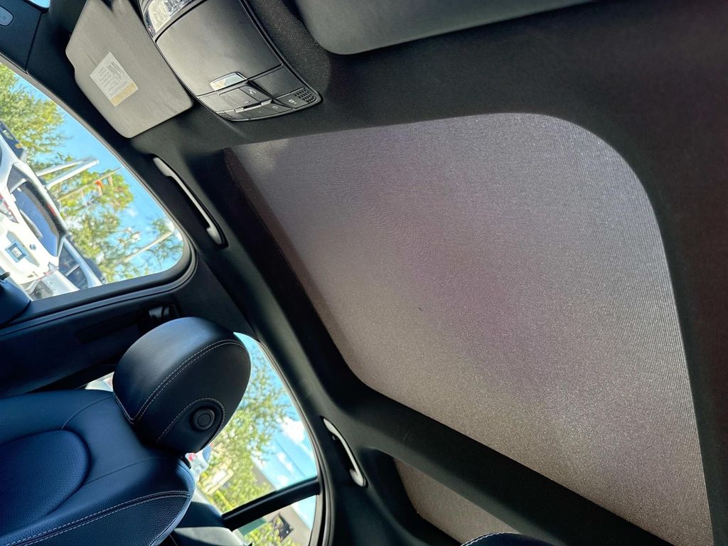 2018 Mercedes Benz C 300 photo 37