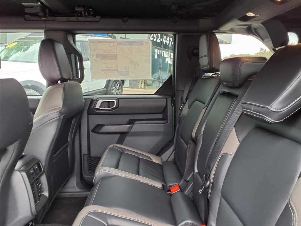 2025 Ford Bronco Outer Banks photo 6