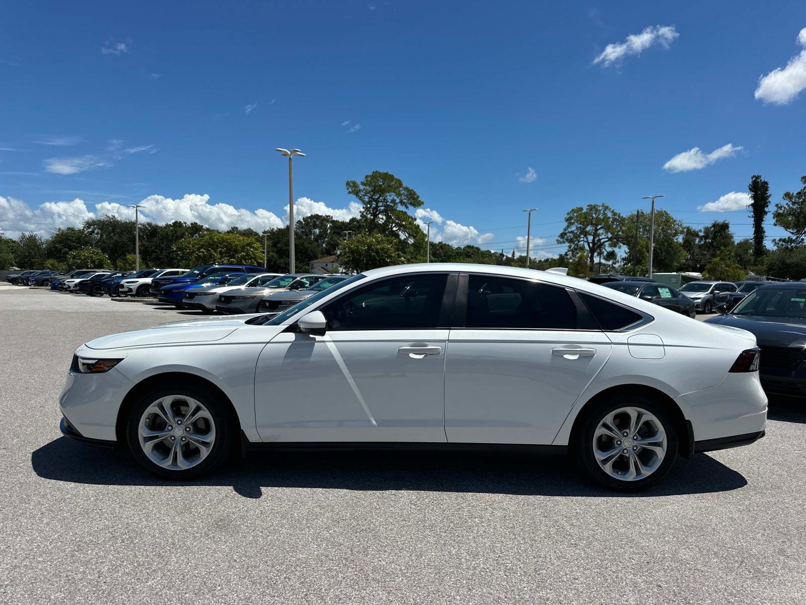 2023 Honda Accord LX photo 5