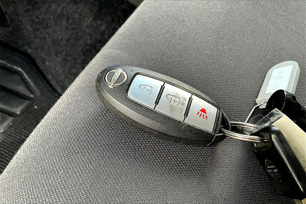2022 Nissan Frontier SV photo 11