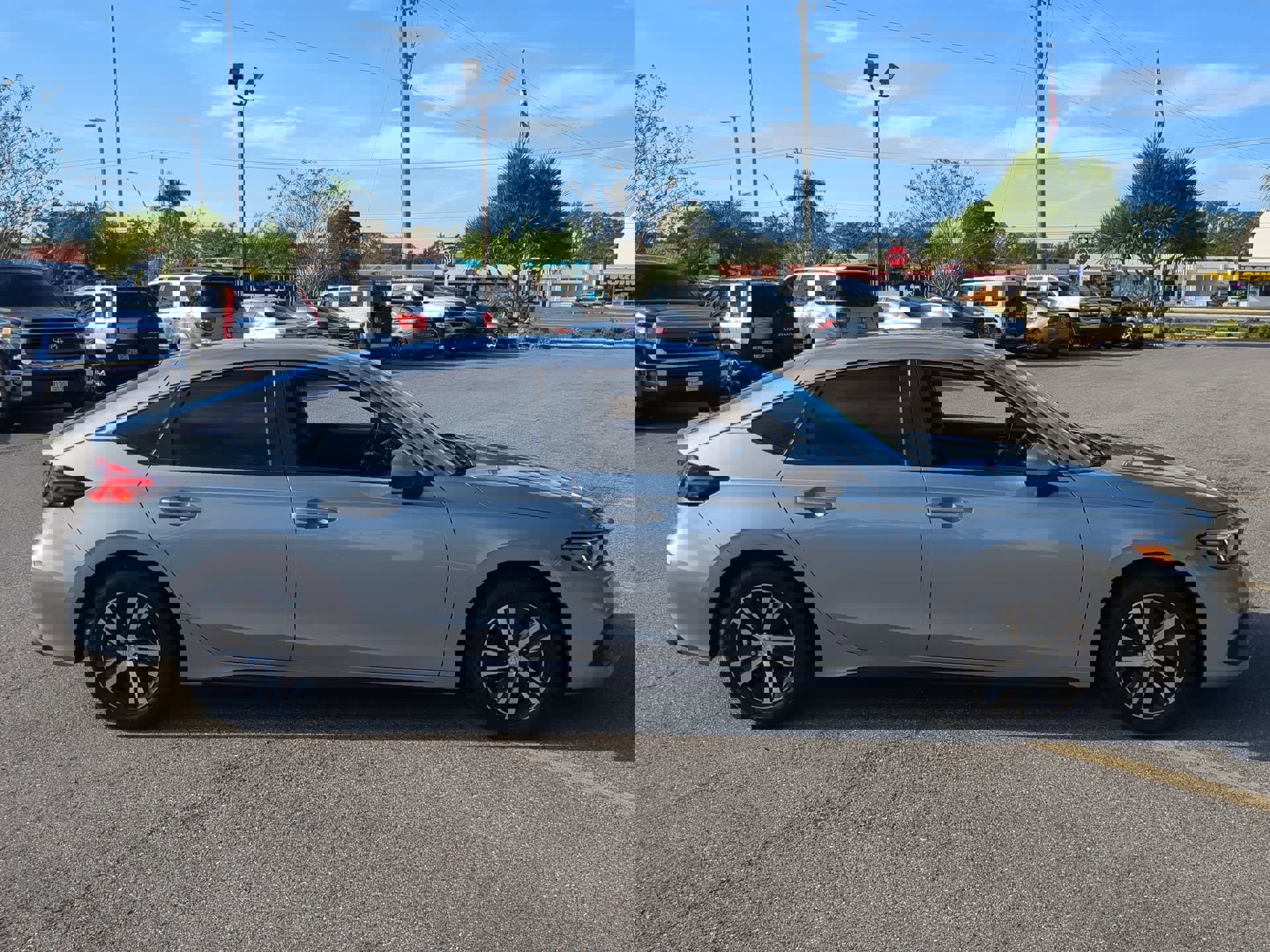 2024 Honda Civic Hatchback LX photo 3