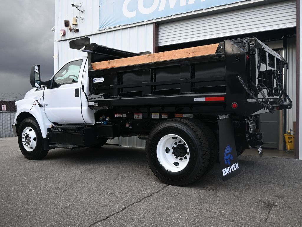 2025 Ford F-650 XL photo 2