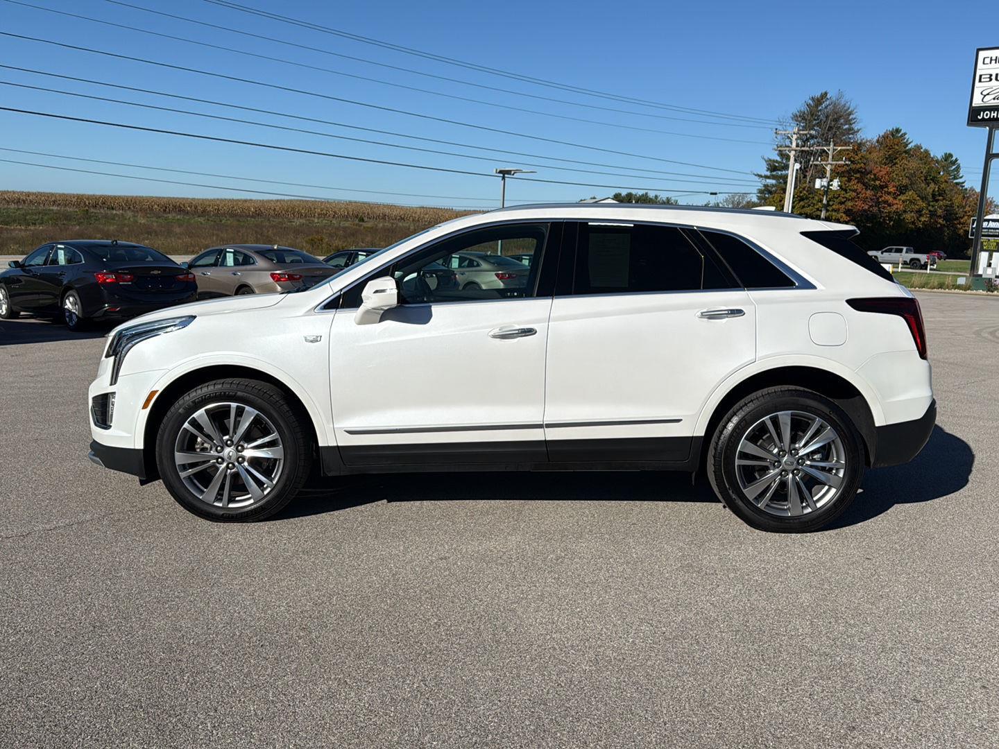 2025 Cadillac XT5 Premium Luxury photo 3