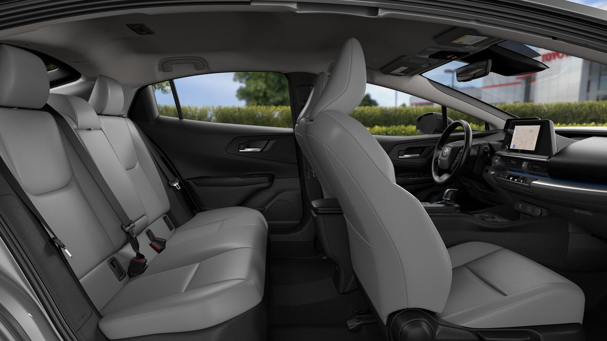2025 Toyota Prius XLE photo 17