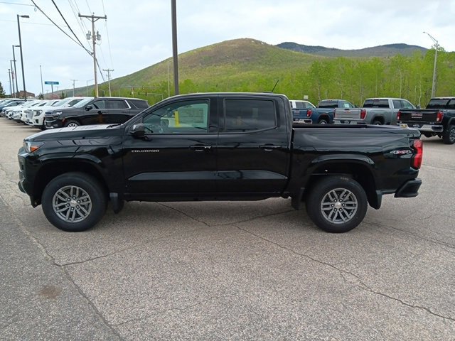 2025 Chevrolet Colorado Work Truck LT photo 4