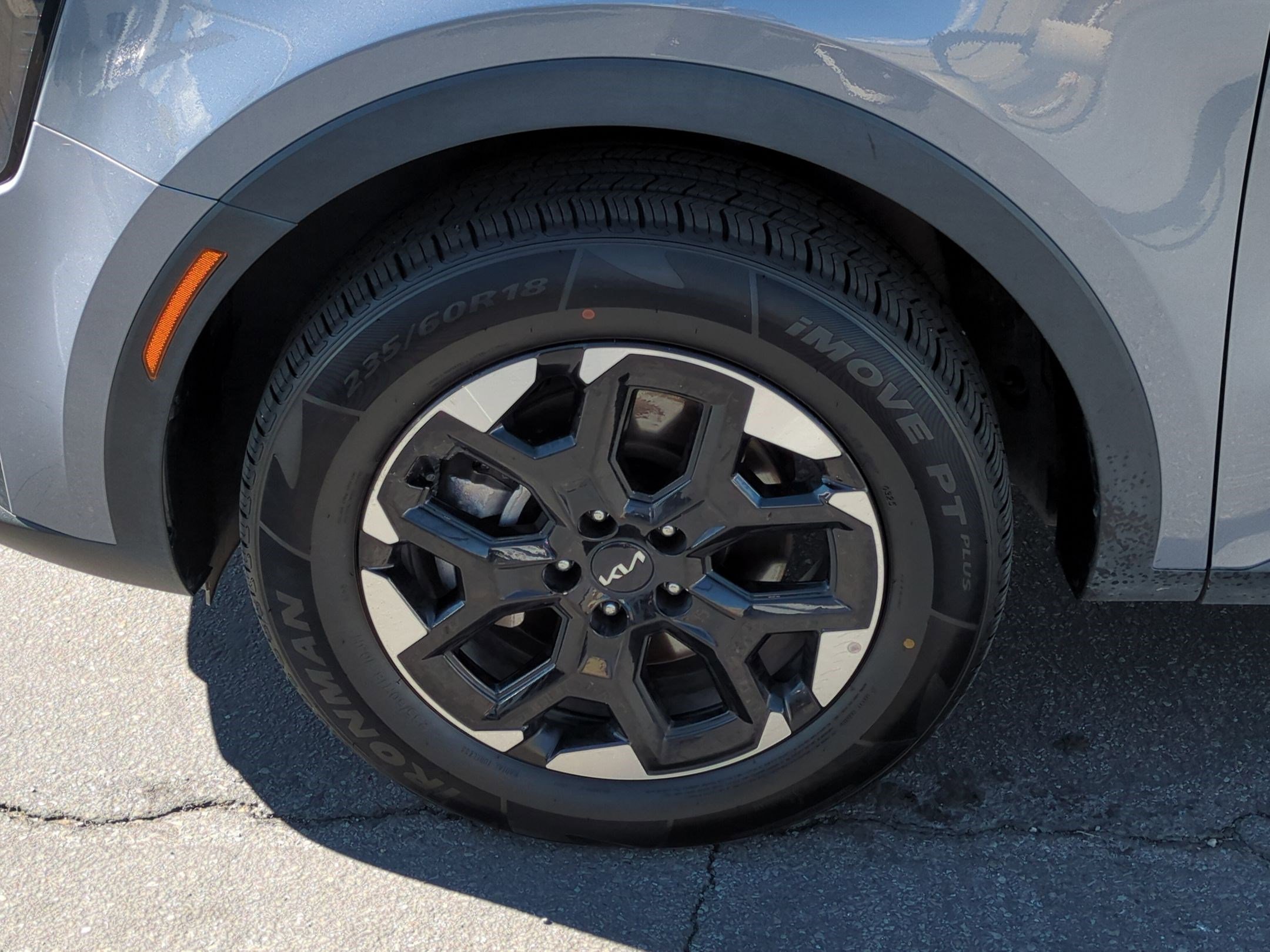 2024 Kia Sorento S photo 10