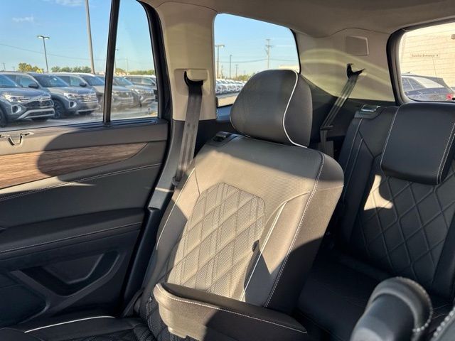 2026 Volkswagen Atlas SEL Premium R-Line photo 11