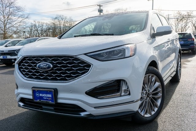2022 Ford Edge Titanium's photo