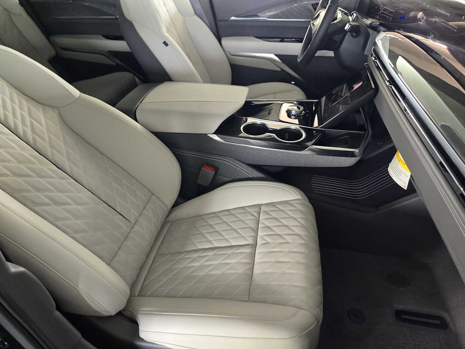 2026 Cadillac Escalade IQ Luxury photo 6