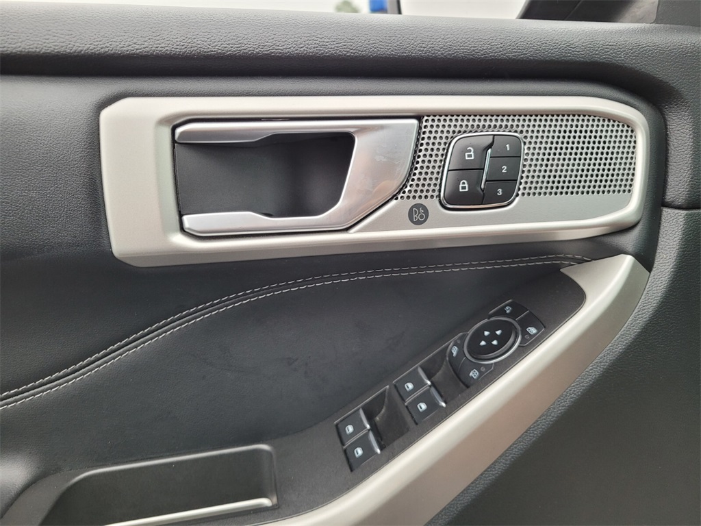 2023 Ford Explorer Limited photo 23