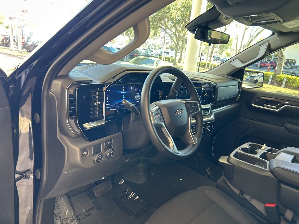 2023 Chevrolet Silverado 1500 RST photo 3