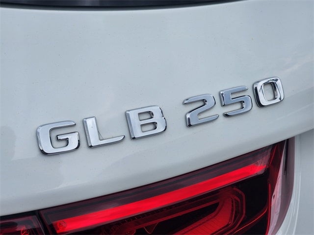 2022 Mercedes Benz GLB 250 4MATIC photo 13