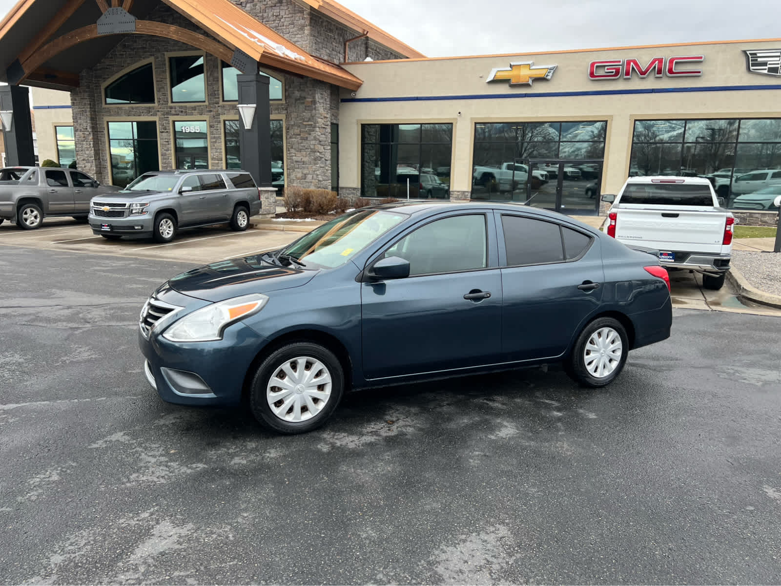 2017 Nissan Versa Sedan S Plus