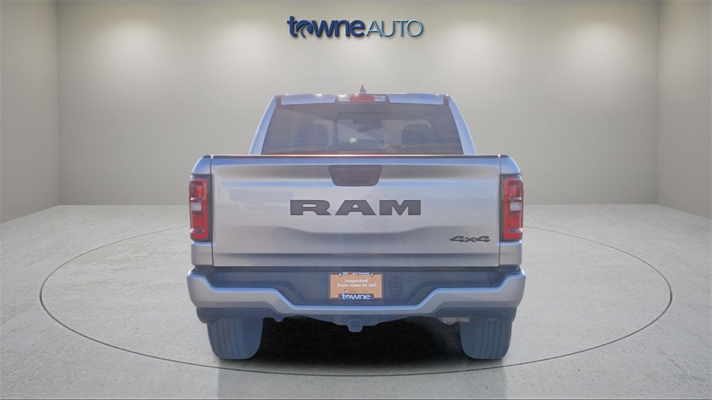 2025 Ram 1500 Tradesman photo 3