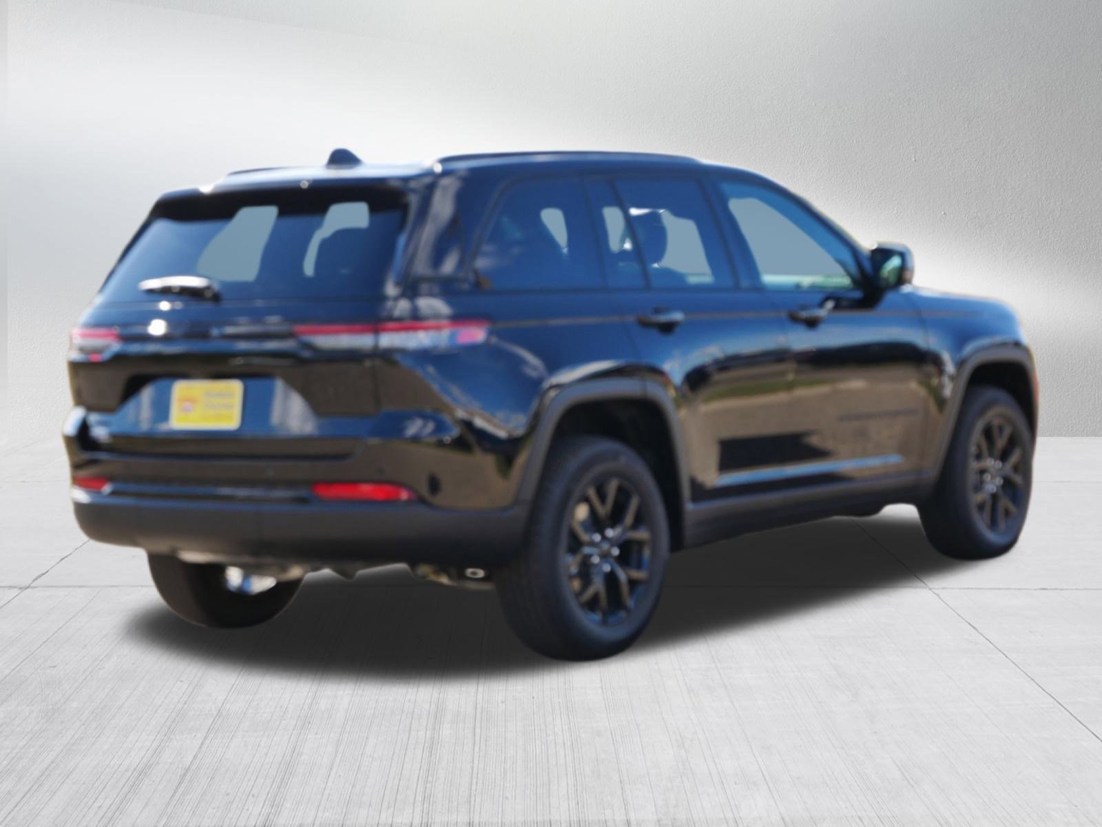 2025 Jeep Grand Cherokee Altitude X photo 2