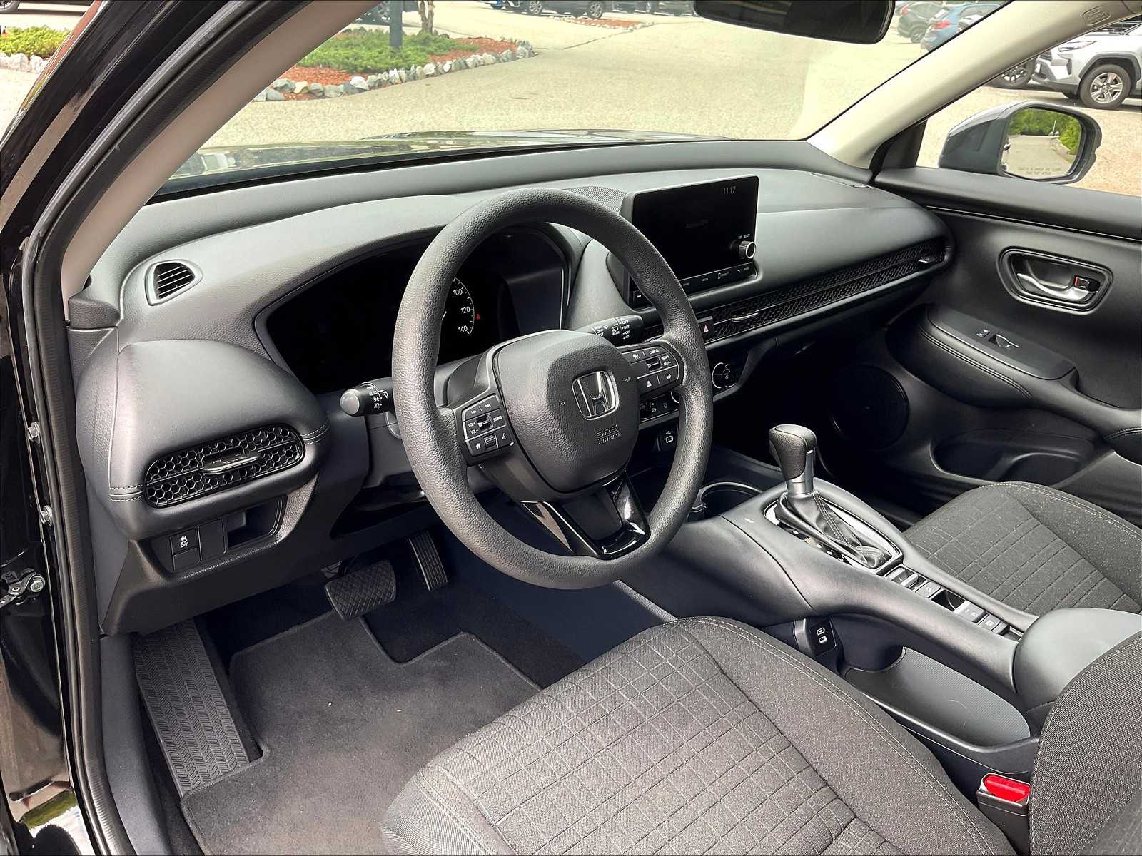 2024 Honda HR-V LX photo 8
