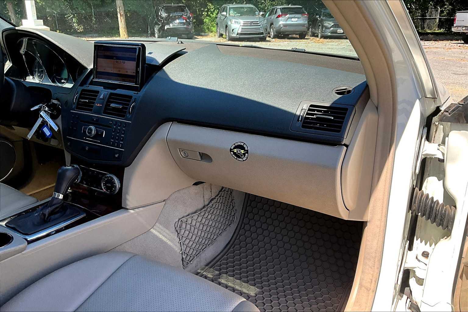 2011 Mercedes Benz C 300 Sport photo 16