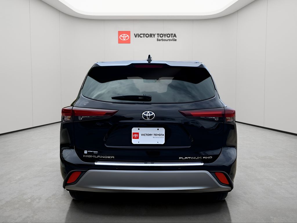 2025 Toyota Highlander Platinum photo 4
