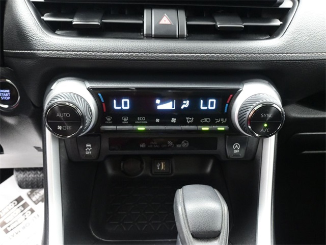 2023 Toyota RAV4 XLE photo 4