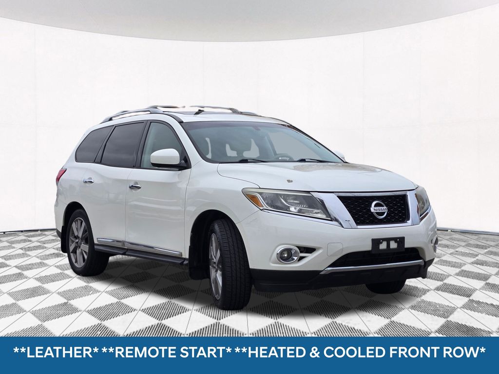 2015 Nissan Pathfinder Platinum photo 2