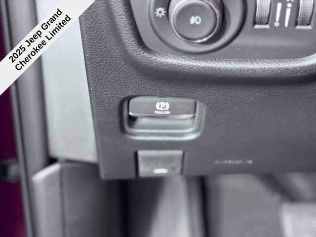 2025 Jeep Grand Cherokee Limited photo 28