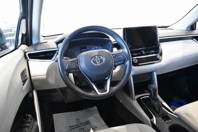 2023 Toyota Corolla Cross LE photo 14