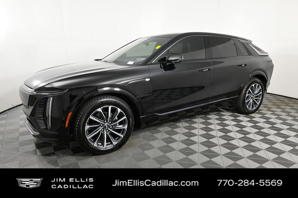 2024 Cadillac Lyriq Sport photo 2