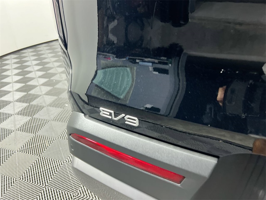 2026 Kia EV9 Light Long Range photo 4