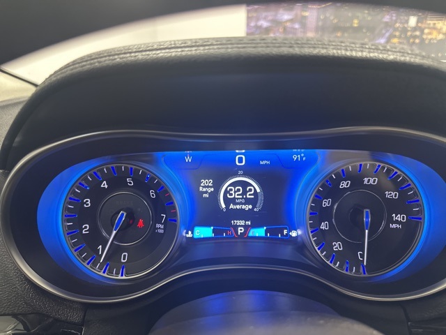 2023 Chrysler 300 Touring photo 24
