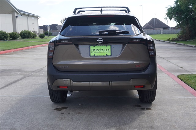 2026 Nissan Kicks SR photo 3