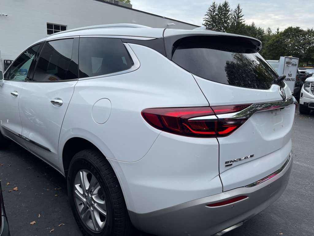 2020 Buick Enclave Essence photo 2