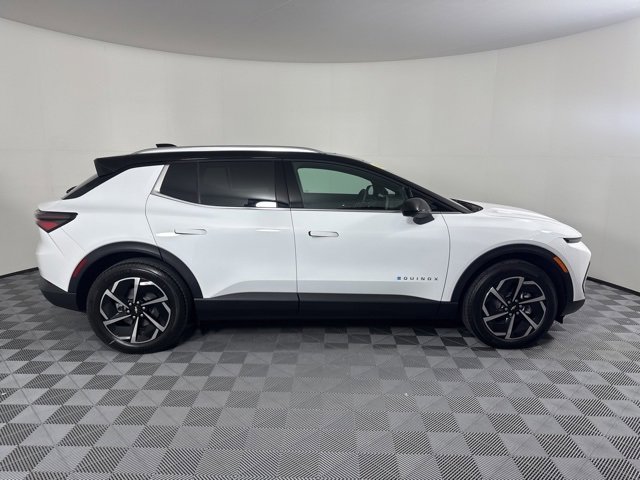 2026 Chevrolet Equinox EV 1LT photo 2