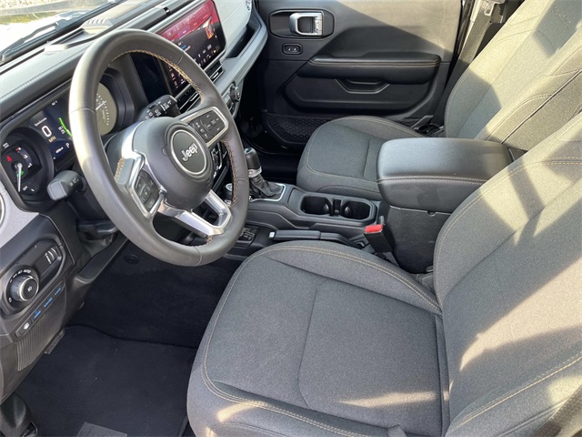 2024 Jeep Wrangler Sahara 4xe photo 25