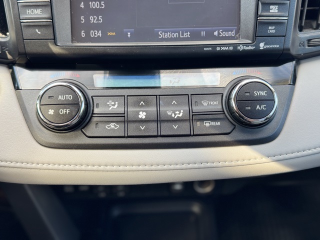 2016 Toyota RAV4 Limited photo 12