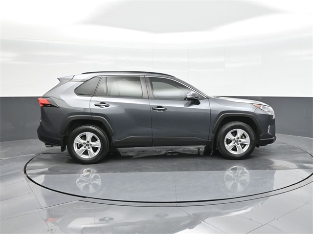2021 Toyota RAV4 XLE photo 14