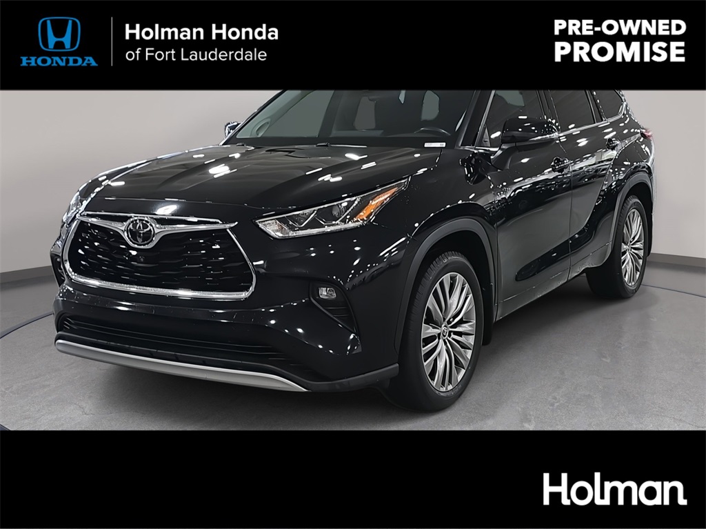 2021 Toyota Highlander Platinum's photo