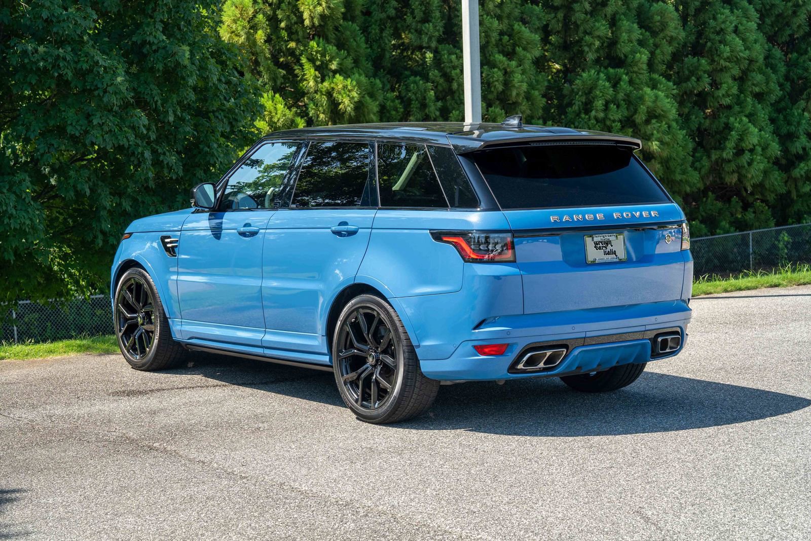 2022 Land Rover Range Rover Sport SVR photo 2