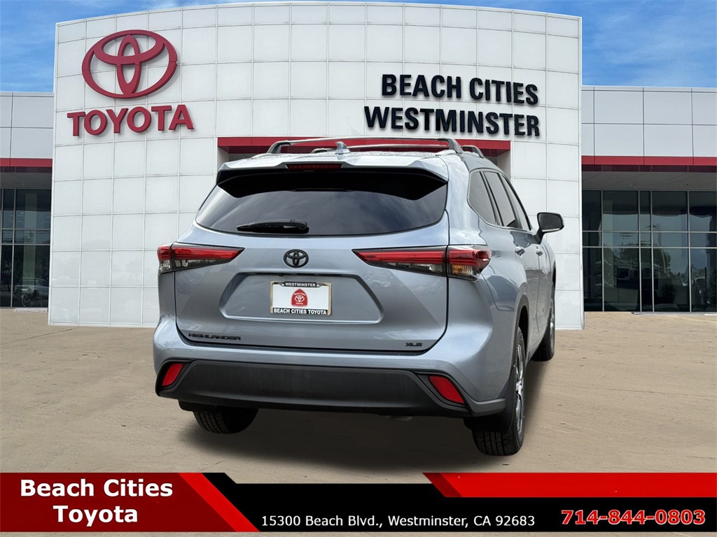2023 Toyota Highlander XLE photo 10