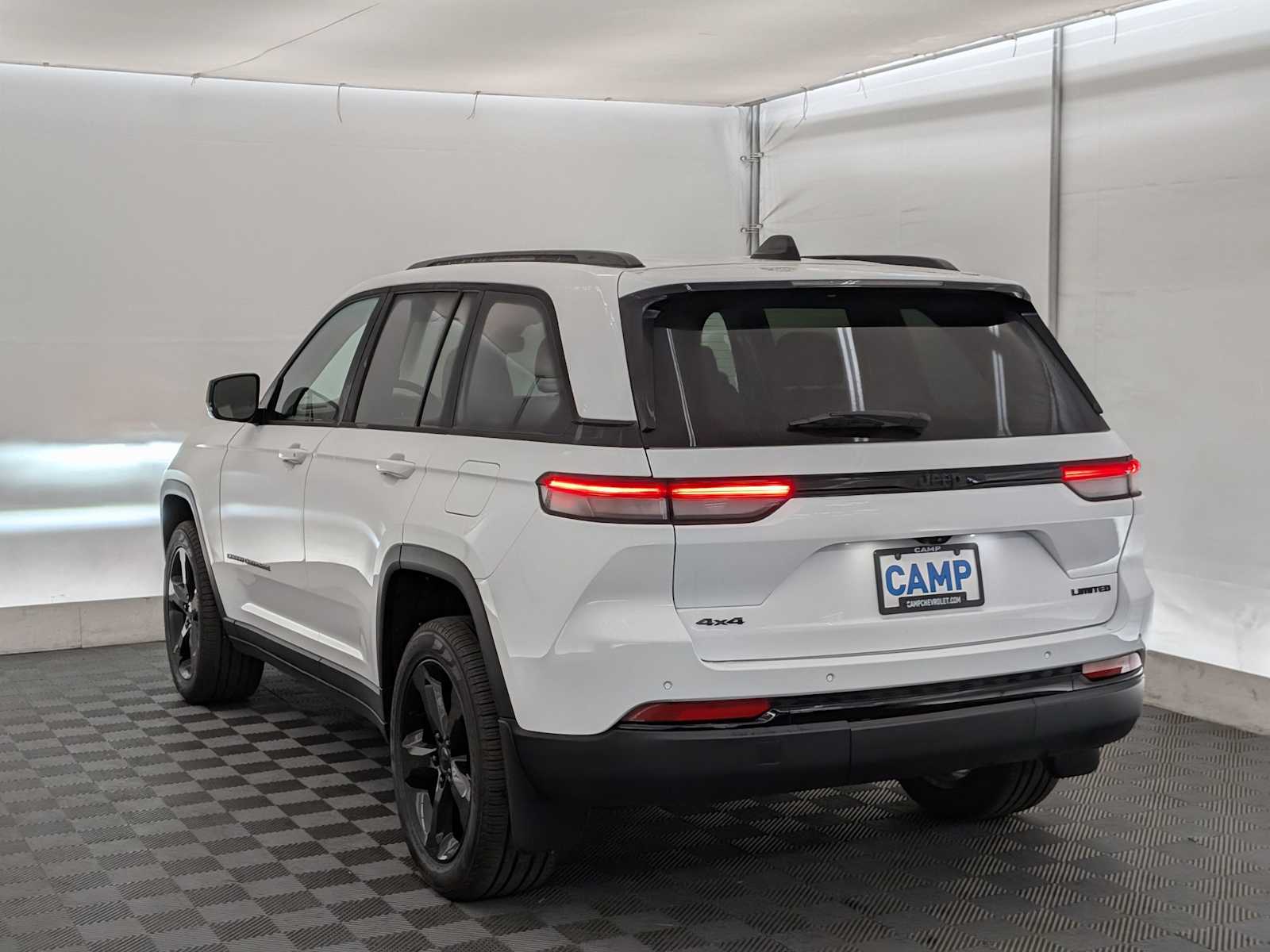 2023 Jeep Grand Cherokee Limited photo 3