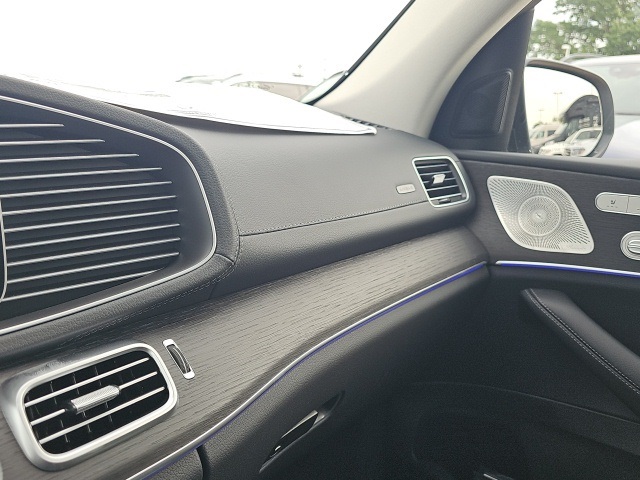 2026 Mercedes Benz GLS 450 4MATIC photo 23