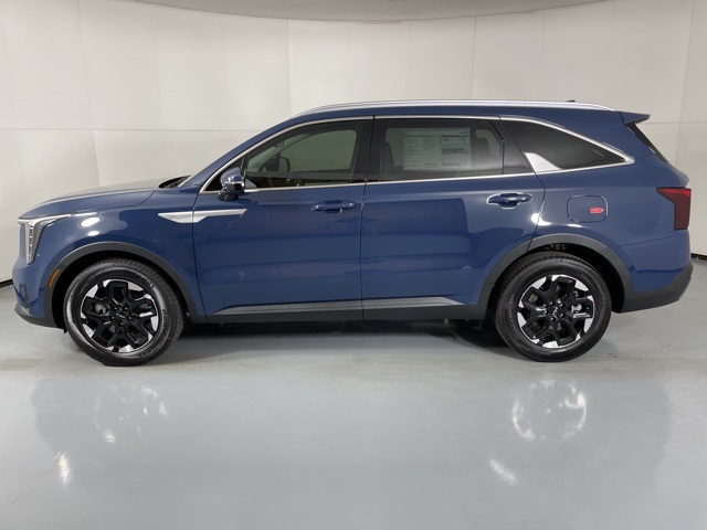 2025 Kia Sorento S photo 4