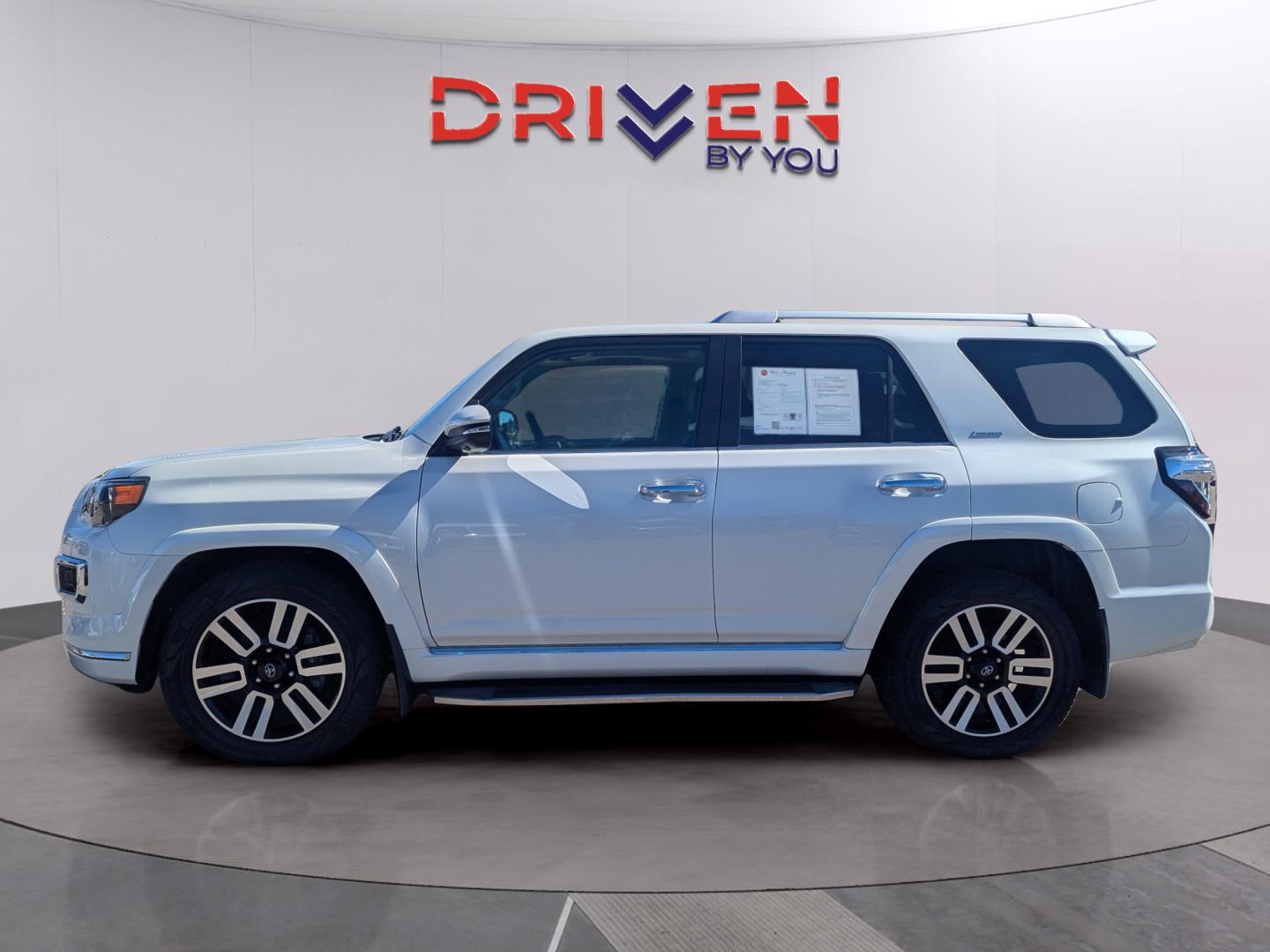 2022 Toyota 4Runner Limited photo 2