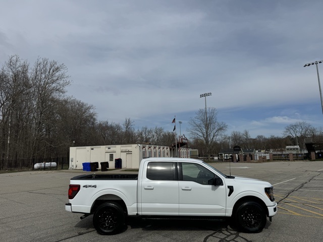2024 Ford F-150 XLT photo 4