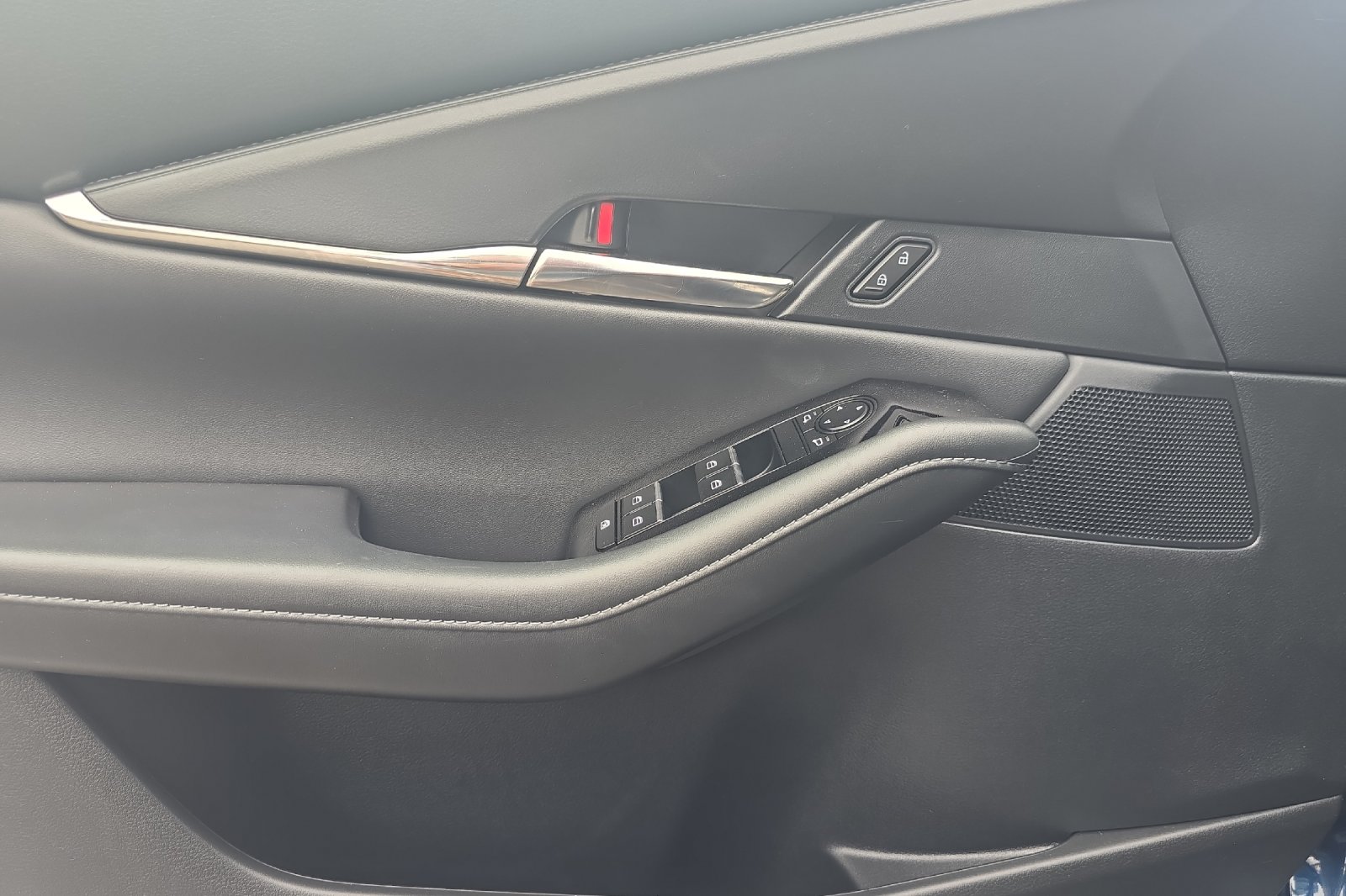 2023 Mazda CX-30 2.5 S Preferred photo 9